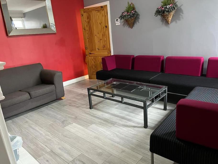 Ovington Grove 2 Fully Equipped Kitchen Free Parking 3 Bedrooms Netflix Newcastle upon Tyne Exterior photo