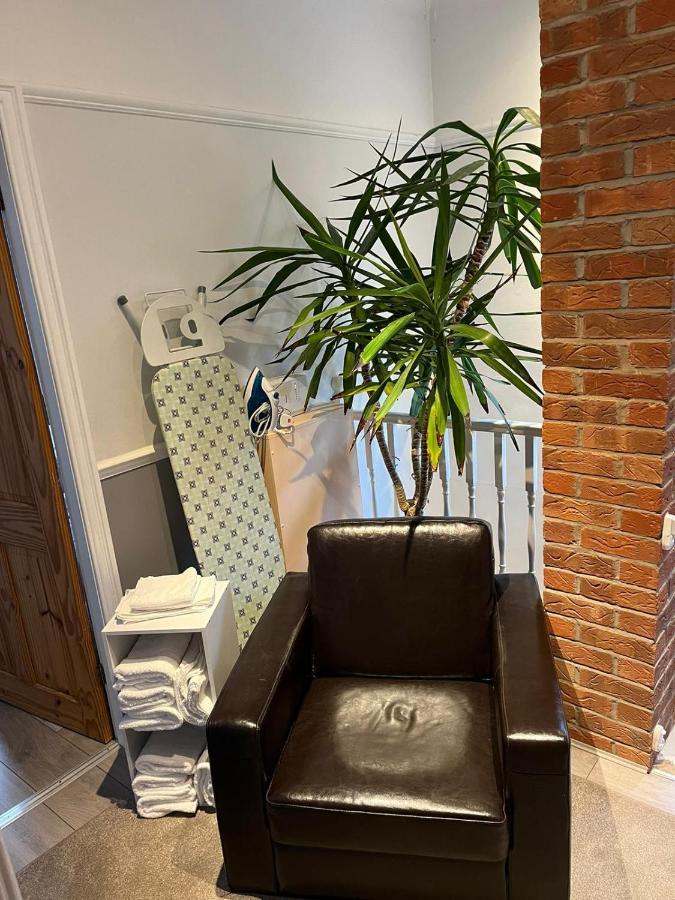 Ovington Grove 2 Fully Equipped Kitchen Free Parking 3 Bedrooms Netflix Newcastle upon Tyne Exterior photo